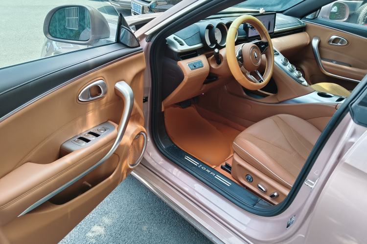 Used ORA Lightning Cat 2022 555 km Luxury Edition Driver Seat