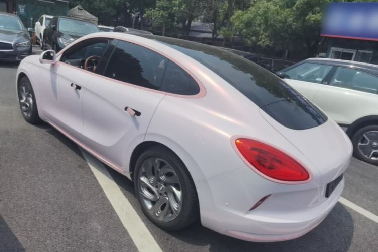 Used ORA Lightning Cat 2022 555 km Luxury Edition Exterior 2