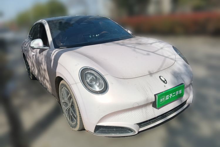 Used ORA Lightning Cat 2022 555 km Luxury Edition Front Right 45 Deg