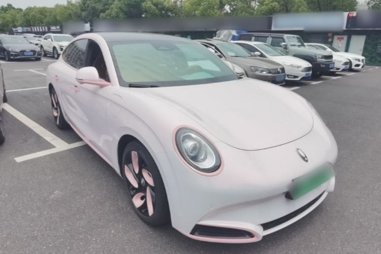 Used ORA Lightning Cat 2022 555 km Luxury Edition Front Right 45 Deg