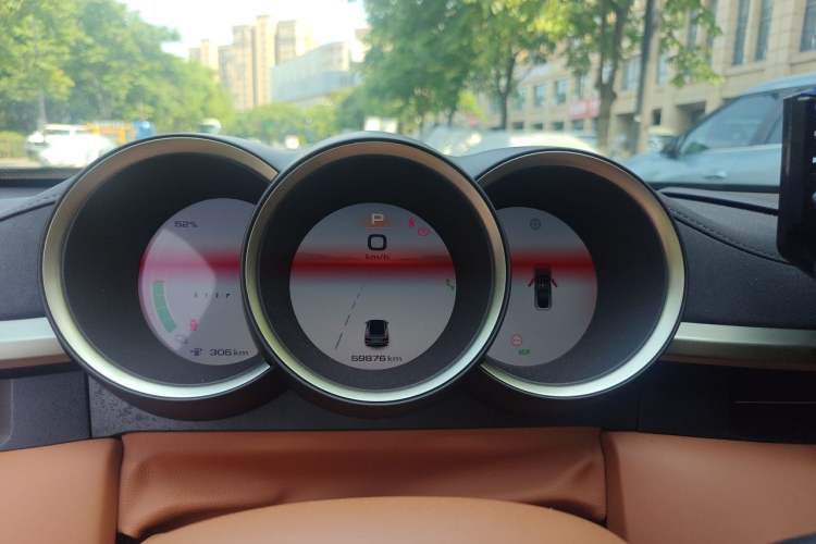 Used ORA Lightning Cat 2022 555 km Luxury Edition Instrument Cluster