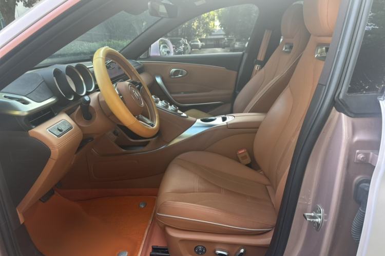 Used ORA Lightning Cat 2022 555 km Luxury Edition Interior 3