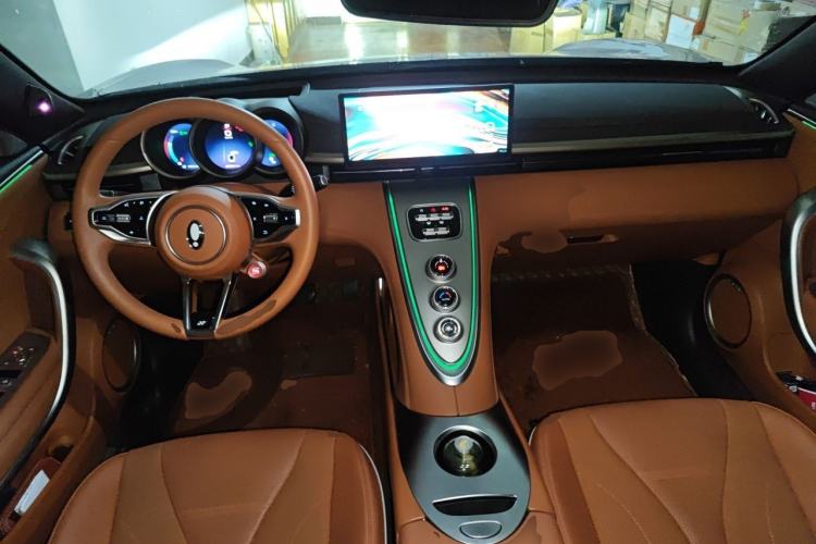 Used ORA Lightning Cat 2022 600 km All-Wheel Drive High-Performance Version Center Console