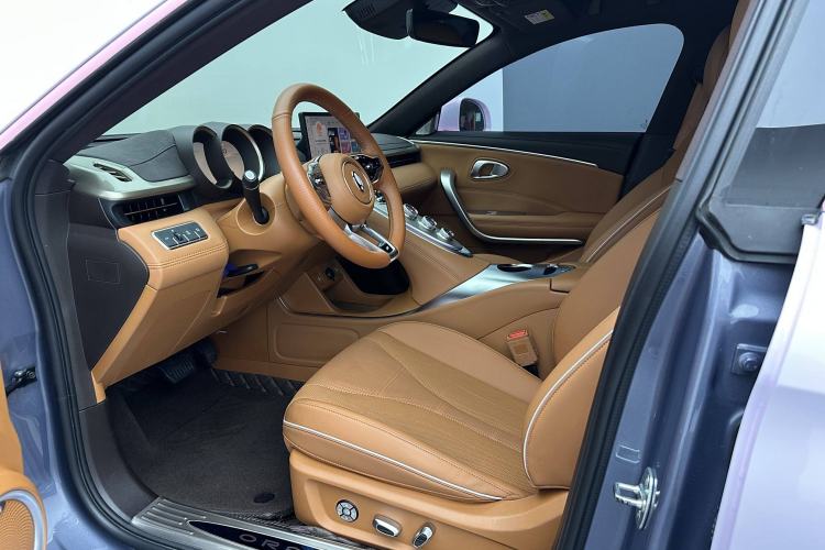 Used ORA Lightning Cat 2022 555 km Luxury Edition Left Front Seat
