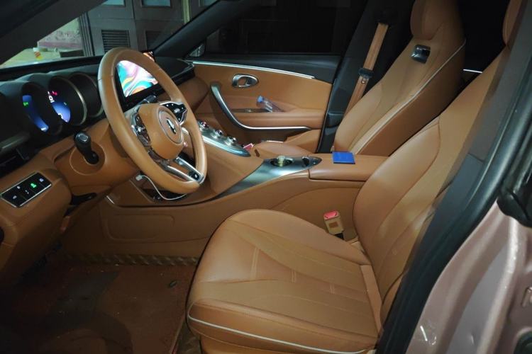 Used ORA Lightning Cat 2022 600 km All-Wheel Drive High-Performance Version Left Front Seat