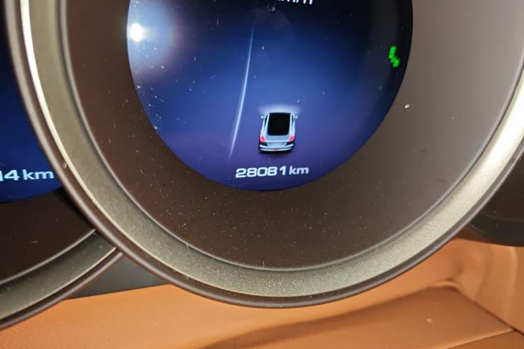 Used ORA Lightning Cat 2022 600 km All-Wheel Drive High-Performance Version Odometer Close Up