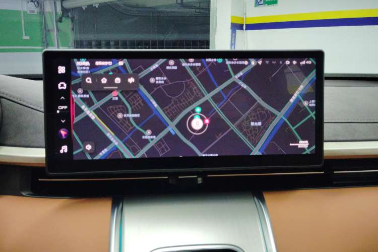 Used ORA Lightning Cat 2022 555 km Luxury Edition Audio And AC Panel