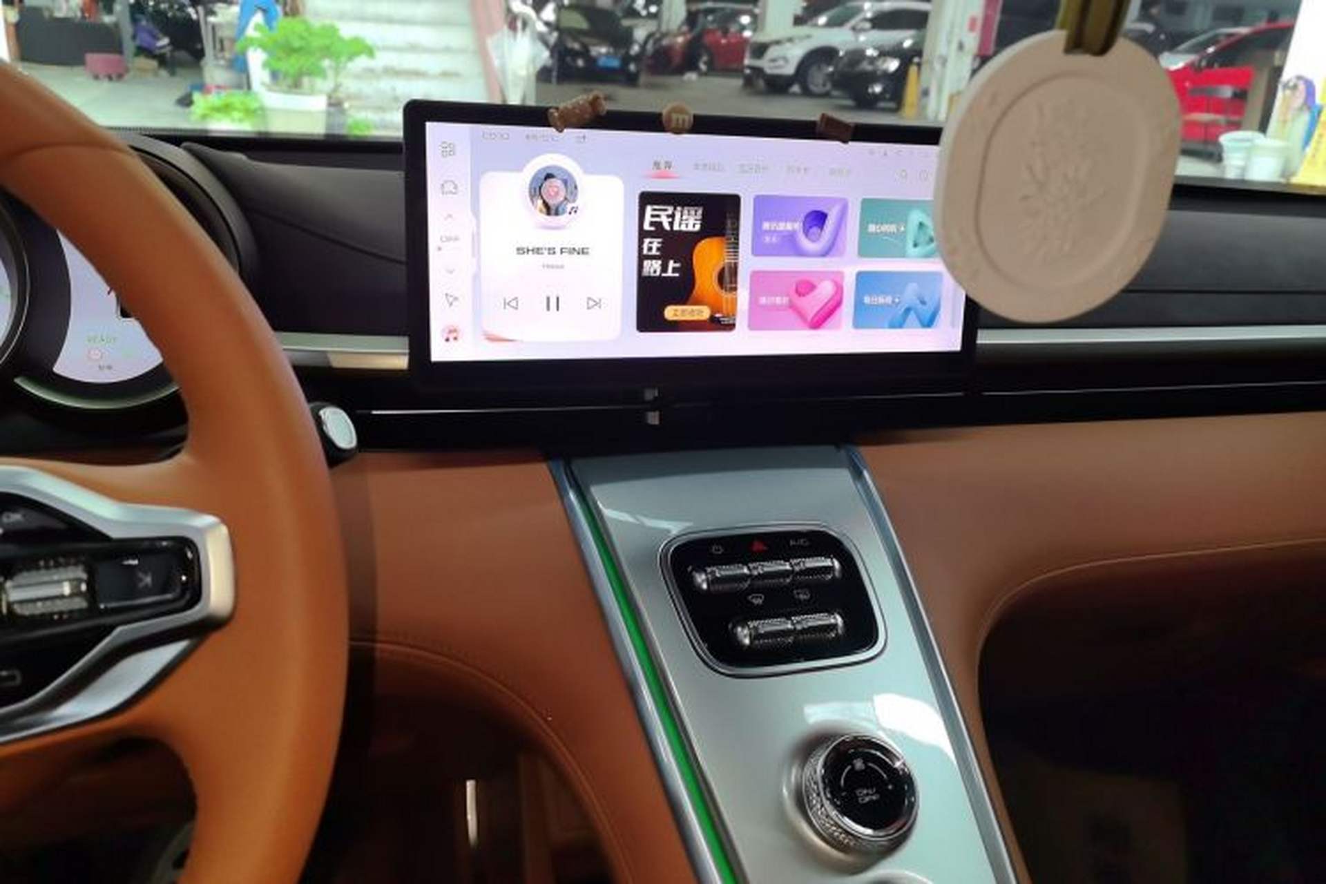 Used ORA Lightning Cat 2022 555 km Luxury Edition Audio And AC Panel