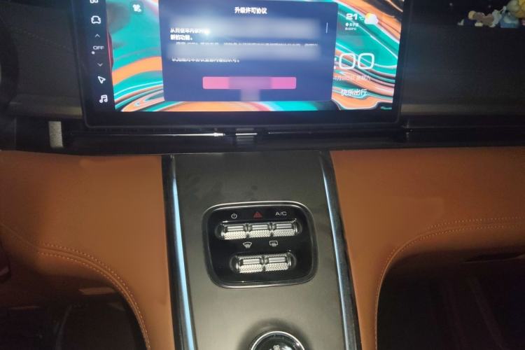 Used ORA Lightning Cat 2022 555 km Luxury Edition Audio And AC Panel