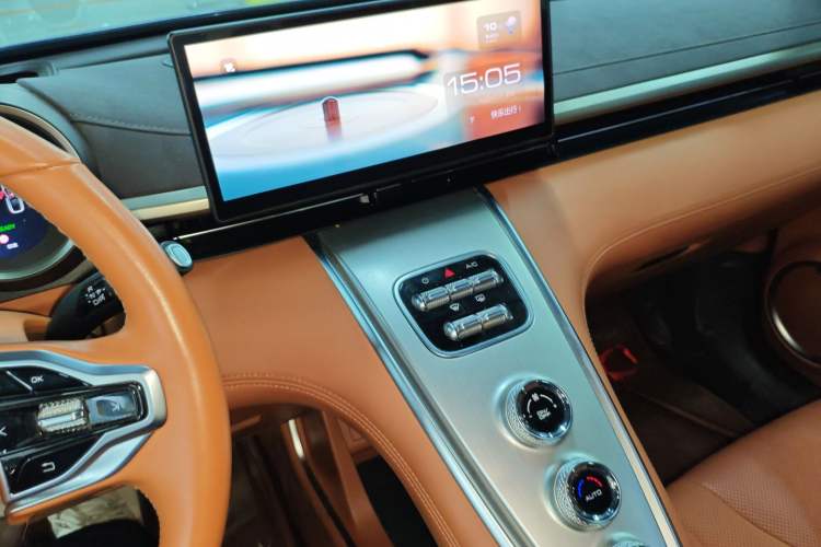 Used ORA Lightning Cat 2022 555 km Luxury Edition Audio And AC Panel