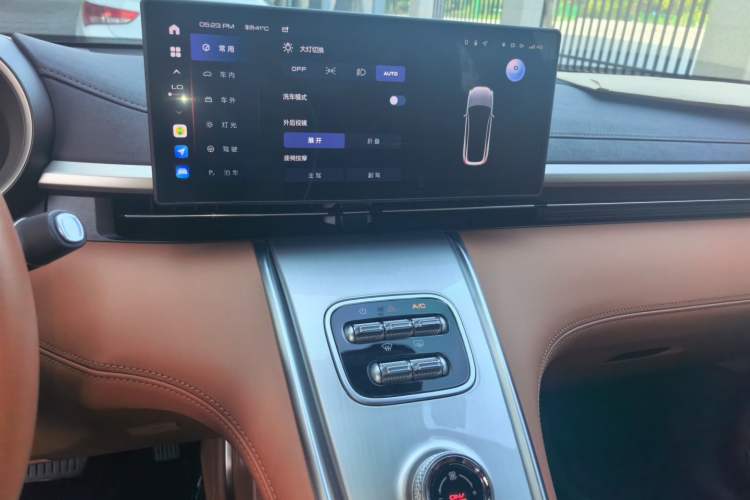 Used ORA Lightning Cat 2022 555 km Luxury Edition Audio And AC Panel