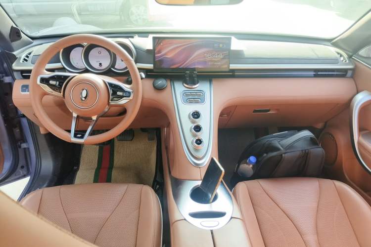 Used ORA Lightning Cat 2022 555 km Luxury Edition Center Console