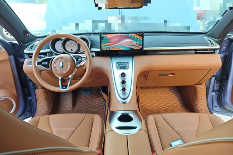 Used ORA Lightning Cat 2022 555 km Luxury Edition Center Console
