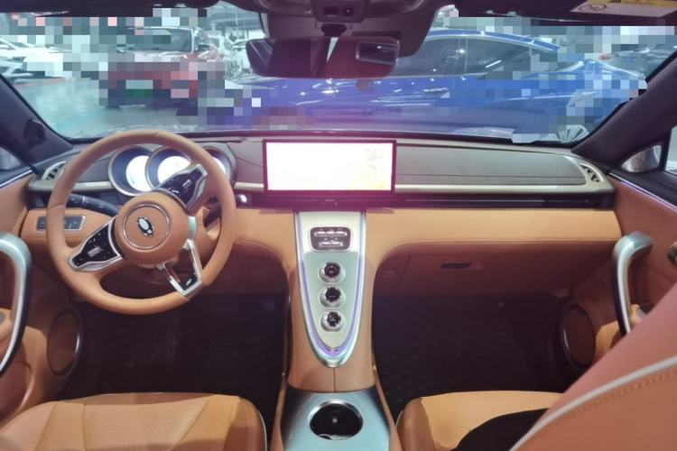 Used ORA Lightning Cat 2022 555 km Luxury Edition Center Console