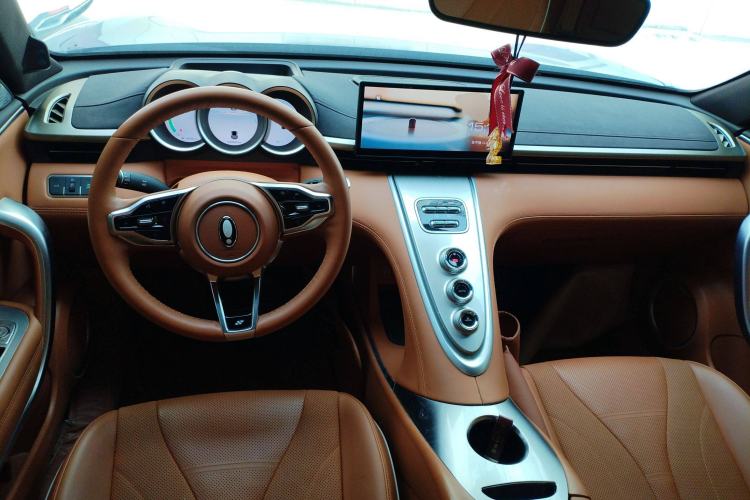 Used ORA Lightning Cat 2022 555 km Luxury Edition Center Console