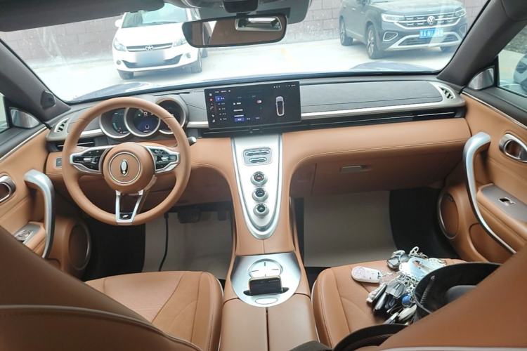 Used ORA Lightning Cat 2022 555 km Luxury Edition Center Console
