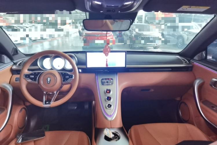 Used ORA Lightning Cat 2022 555 km Luxury Edition Center Console