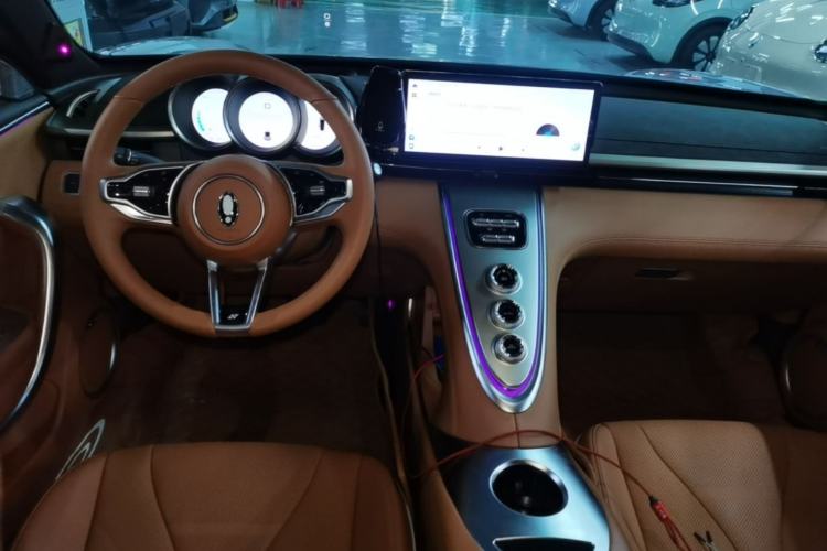 Used ORA Lightning Cat 2022 555 km Luxury Edition Center Console
