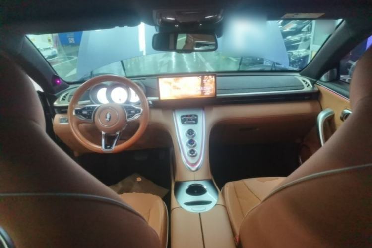 Used ORA Lightning Cat 2022 555 km Luxury Edition Center Console