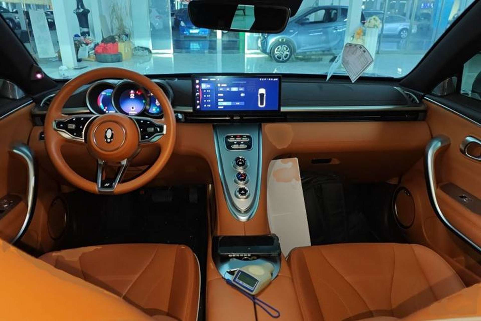 Used ORA Lightning Cat 2022 555 km Luxury Edition Center Console