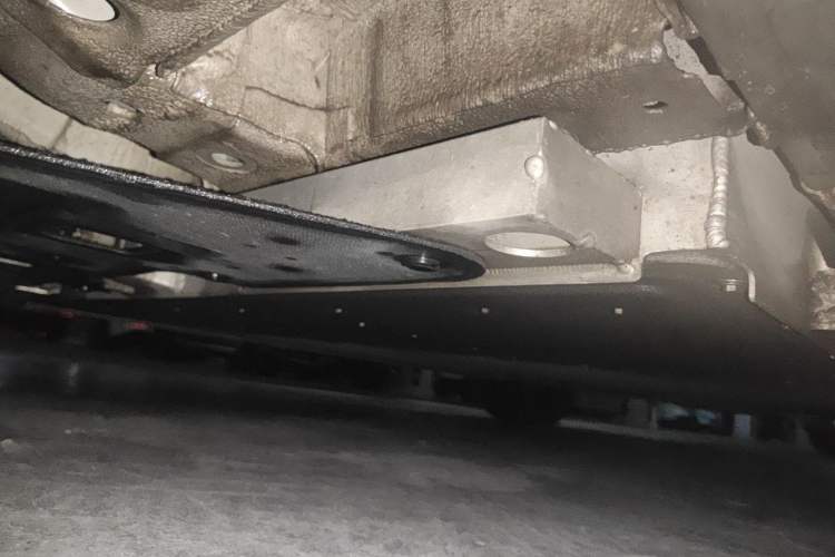 Used ORA Lightning Cat 2022 555 km Luxury Edition Chassis Front Left