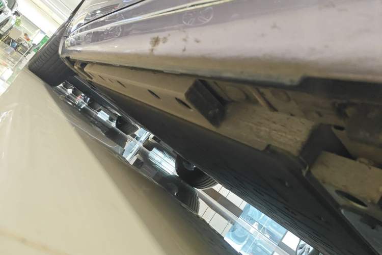 Used ORA Lightning Cat 2022 555 km Luxury Edition Chassis Front Right