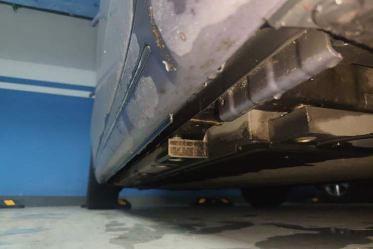 Used ORA Lightning Cat 2022 555 km Luxury Edition Chassis Front Right