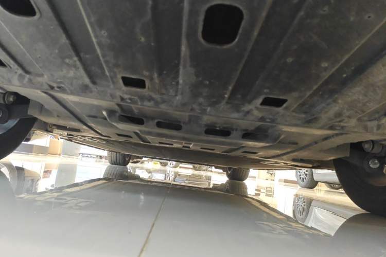 Used ORA Lightning Cat 2022 555 km Luxury Edition Chassis Rear