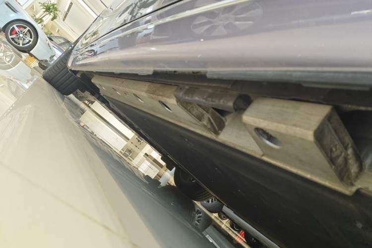 Used ORA Lightning Cat 2022 555 km Luxury Edition Chassis Rear Left