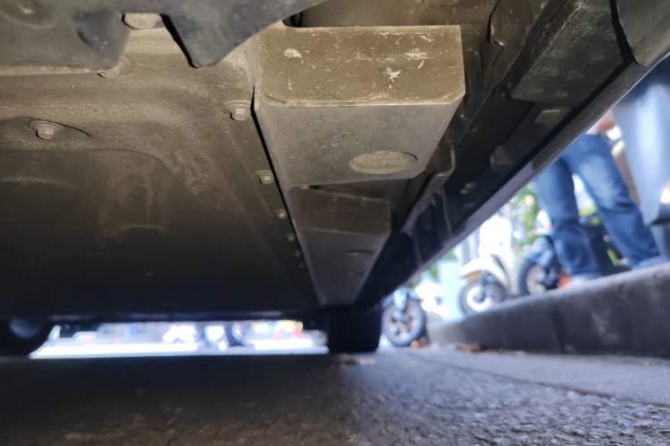 Used ORA Lightning Cat 2022 705 km Long-Range Version Chassis Rear Right