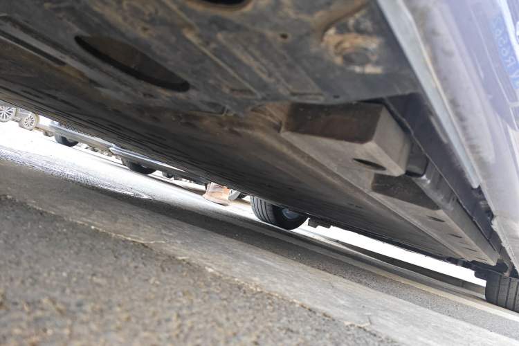 Used ORA Lightning Cat 2022 555 km Luxury Edition Chassis Rear Right