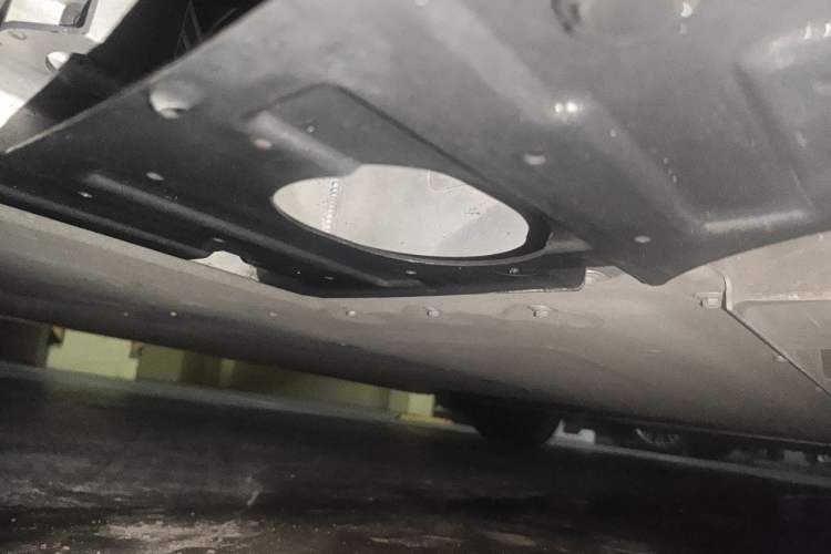 Used ORA Lightning Cat 2022 555 km Luxury Edition Chassis Rear Right