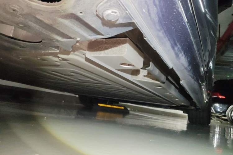 Used ORA Lightning Cat 2022 555 km Luxury Edition Chassis Rear Right