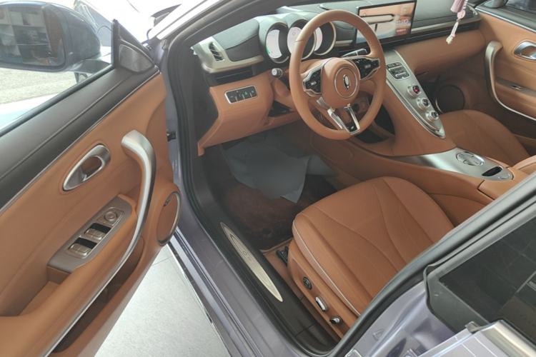 Used ORA Lightning Cat 2022 555 km Luxury Edition Driver Seat