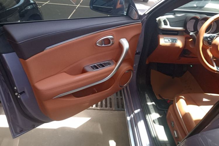 Used ORA Lightning Cat 2022 555 km Luxury Edition Driver Seat