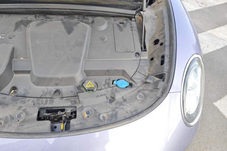Used ORA Lightning Cat 2022 555 km Luxury Edition Engine Bay Left