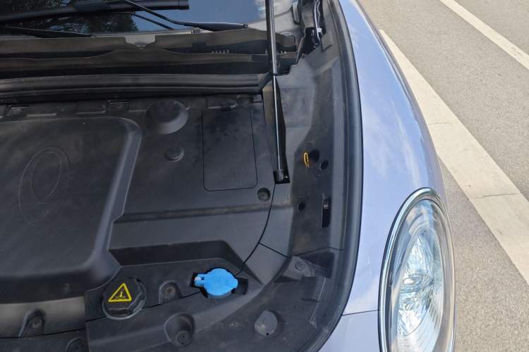 Used ORA Lightning Cat 2022 555 km Luxury Edition Engine Bay Left
