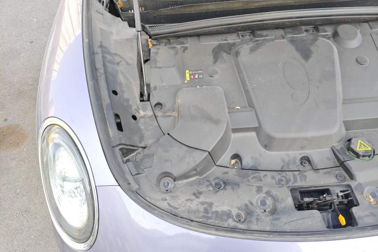 Used ORA Lightning Cat 2022 555 km Luxury Edition Engine Bay Right