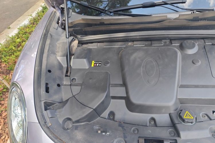 Used ORA Lightning Cat 2022 555 km Luxury Edition Engine Bay Right