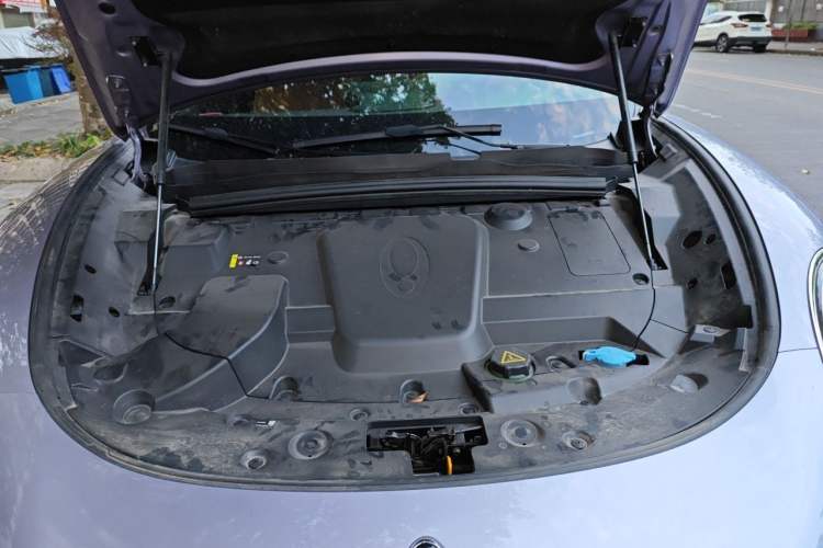 Used ORA Lightning Cat 2022 555 km Luxury Edition Engine Bay