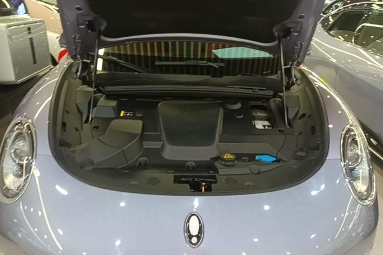 Used ORA Lightning Cat 2022 705 km Long-Range Version Engine Bay