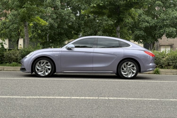 Used ORA Lightning Cat 2022 555 km Luxury Edition Exterior 1