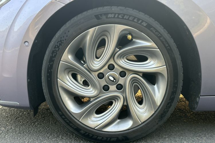 Used ORA Lightning Cat 2022 555 km Luxury Edition Exterior 10