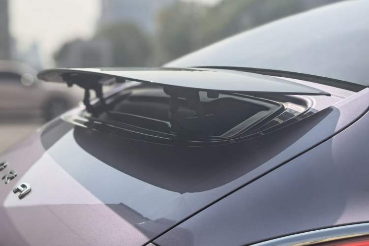 Used ORA Lightning Cat 2022 555 km Luxury Edition Exterior 10