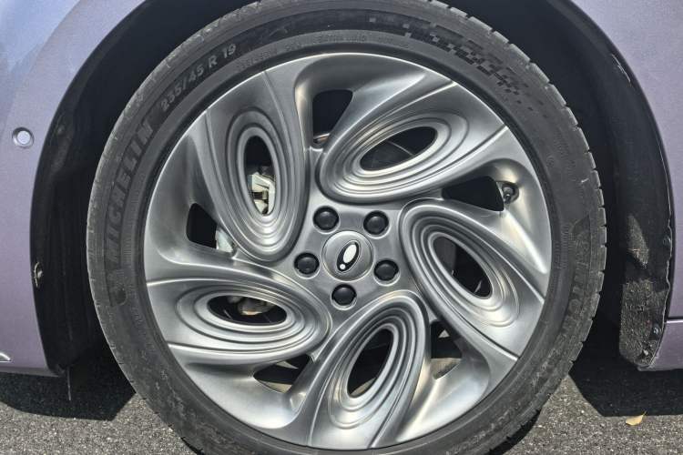 Used ORA Lightning Cat 2022 555 km Luxury Edition Exterior 11
