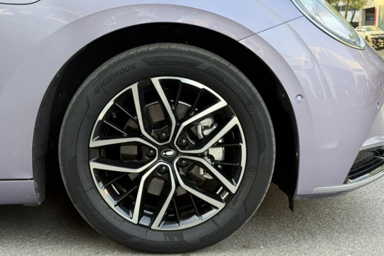 Used ORA Lightning Cat 2022 555 km Luxury Edition Exterior 2