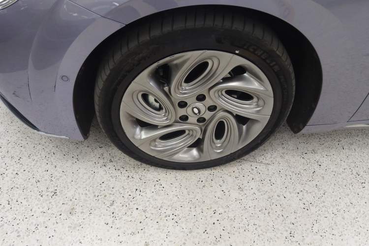 Used ORA Lightning Cat 2022 555 km Luxury Edition Exterior 2