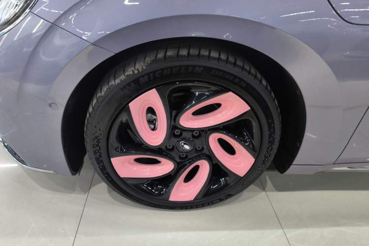 Used ORA Lightning Cat 2022 555 km Luxury Edition Exterior 2