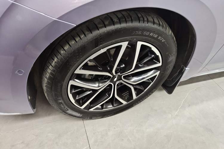 Used ORA Lightning Cat 2022 555 km Luxury Edition Exterior 4