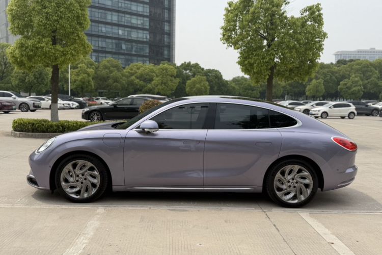 Used ORA Lightning Cat 2022 555 km Luxury Edition Exterior 4